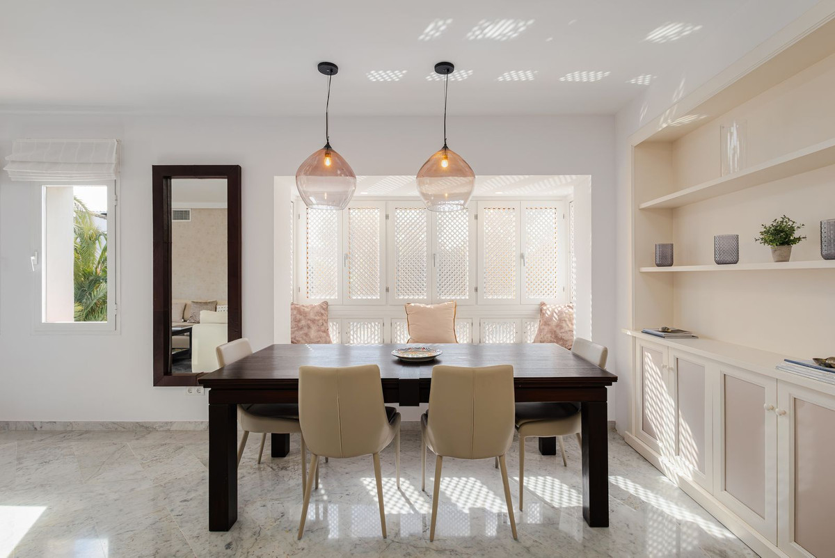 4 bedroom Apartments for sale in Milla de Oro – R5157145