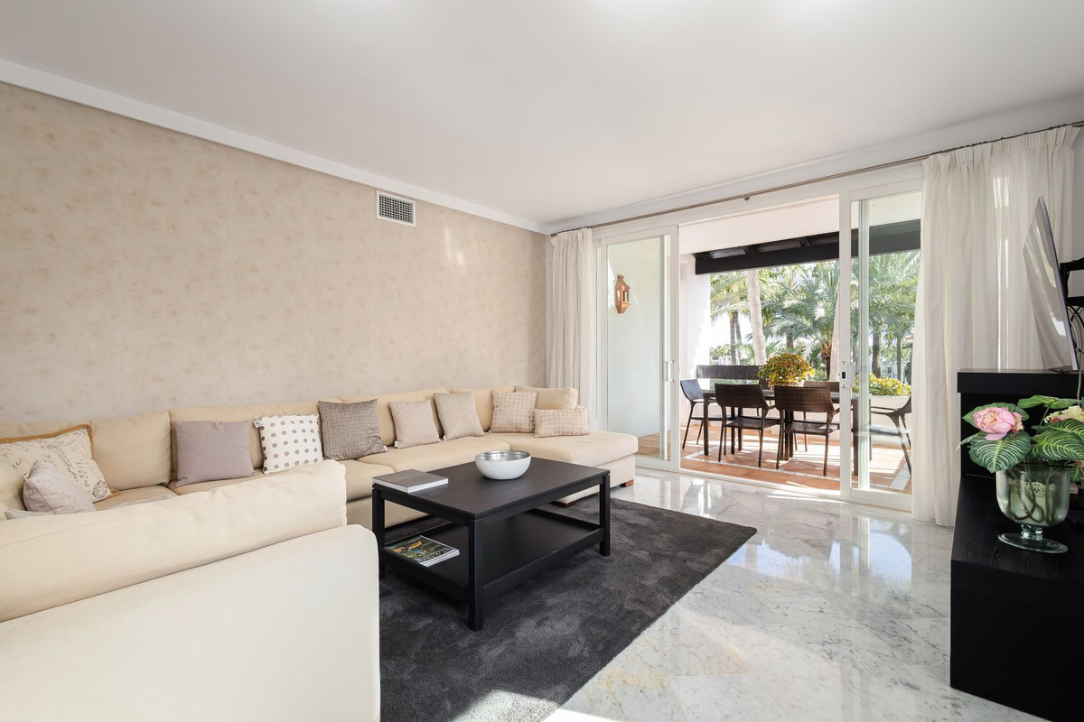 4 bedroom Apartments for sale in Milla de Oro – R5157145
