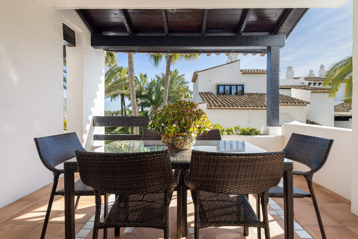 4 bedroom Apartments for sale in Milla de Oro – R5157145