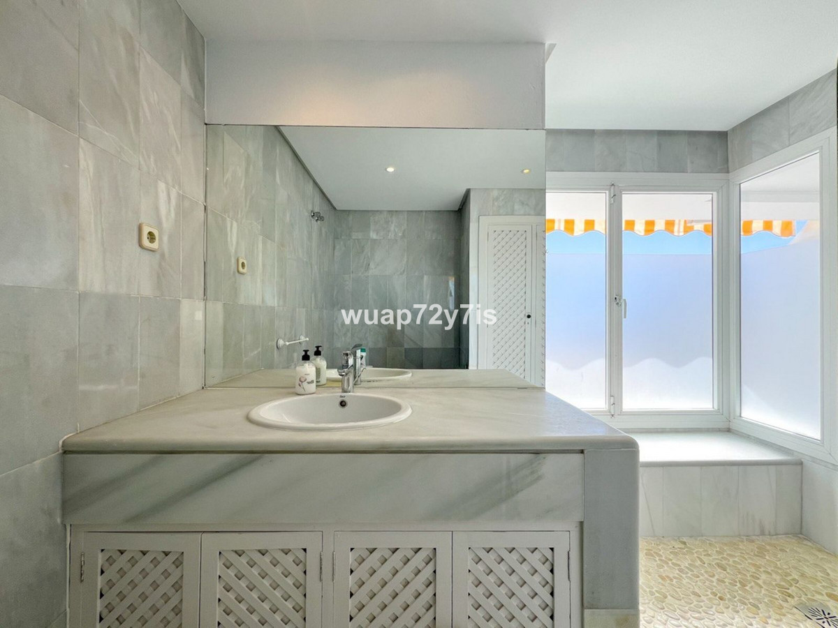 4 bedroom Townhouses for sale in Sierra Blanca – R5161258