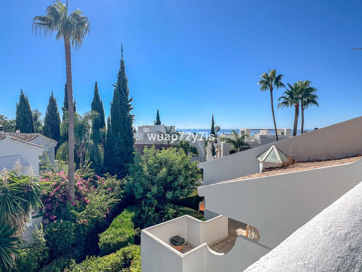 4 bedroom Townhouses for sale in Sierra Blanca – R5161258