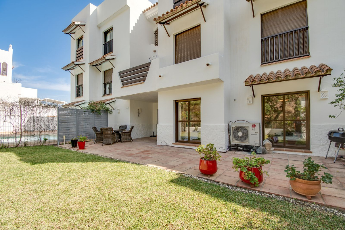 2 bedroom Apartments for sale in Nueva Milla de Oro – R5138683