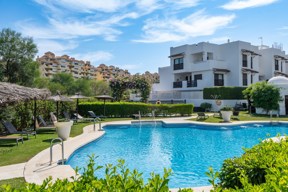 2 bedroom Apartments for sale in Nueva Milla de Oro – R5138683