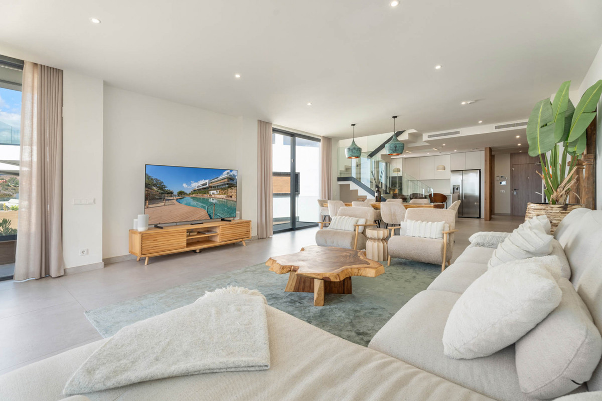 3 bedroom Apartments for sale in Artola – R5173114
