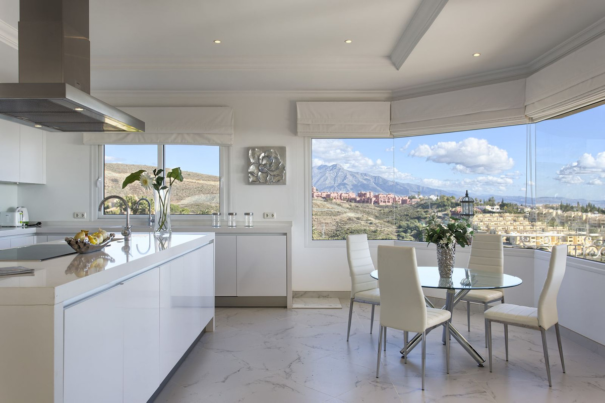 8 bedroom Villas for sale in Los Flamingos – R4428886