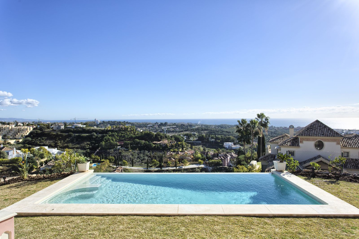 8 bedroom Villas for sale in Los Flamingos – R4428886