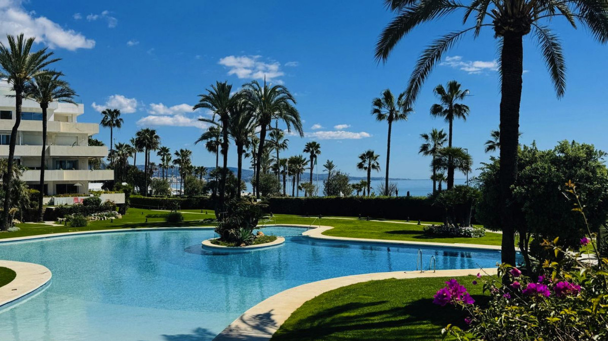 5 bedroom Apartments for sale in Marbella – R5111617