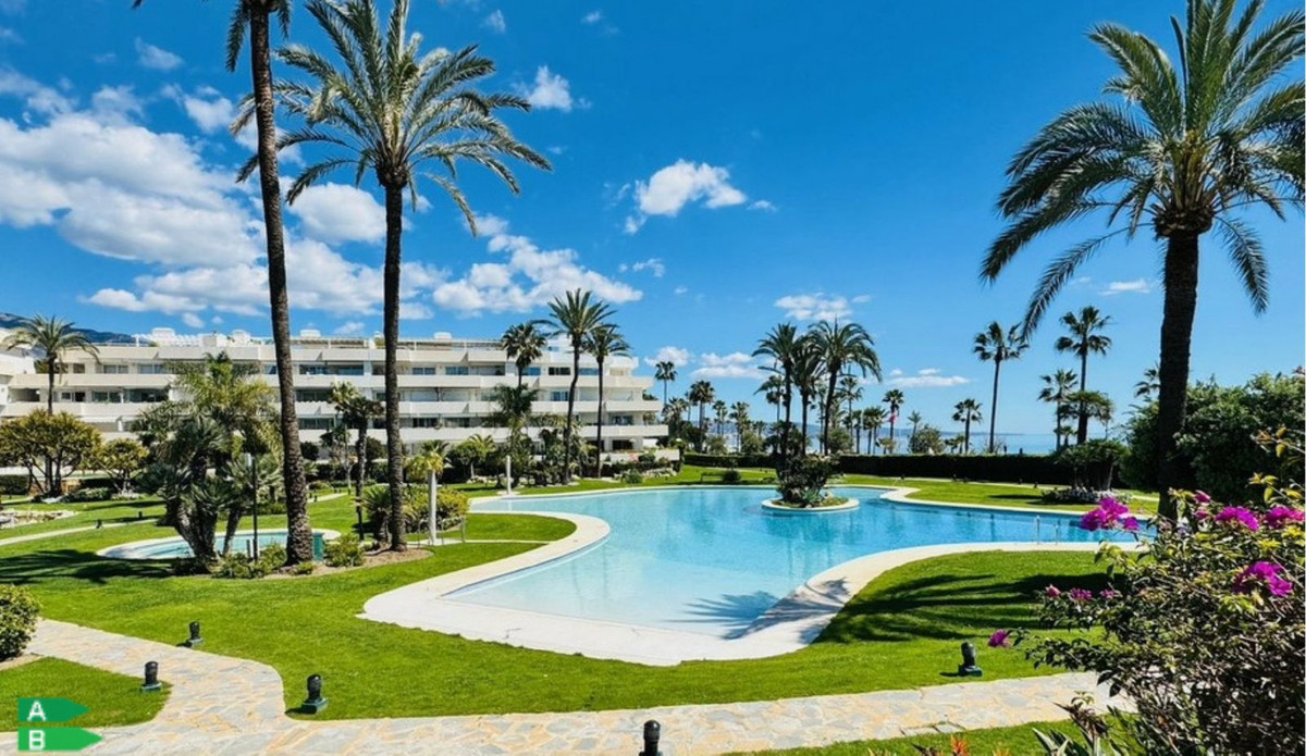 5 bedroom Apartments for sale in Marbella – R5111617
