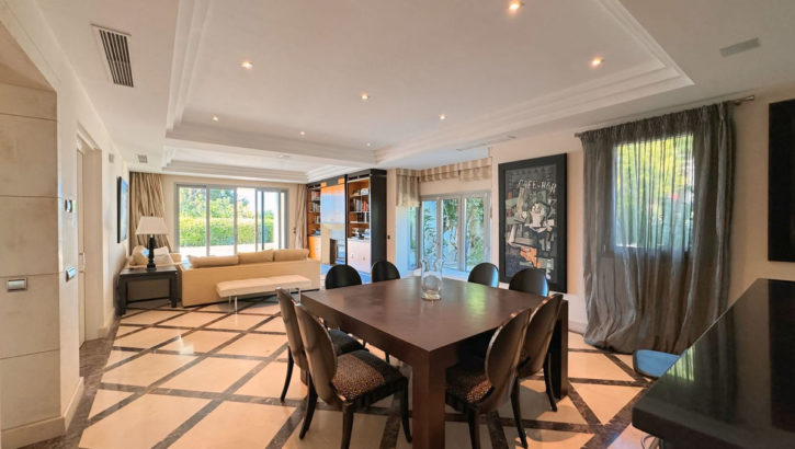 7 bedroom Villas for sale in Milla de Oro – R5145121 in 