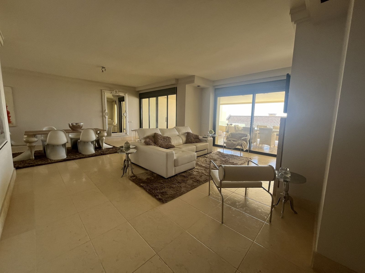 2 bedroom Apartments for sale in Altos de los Monteros – R4967812