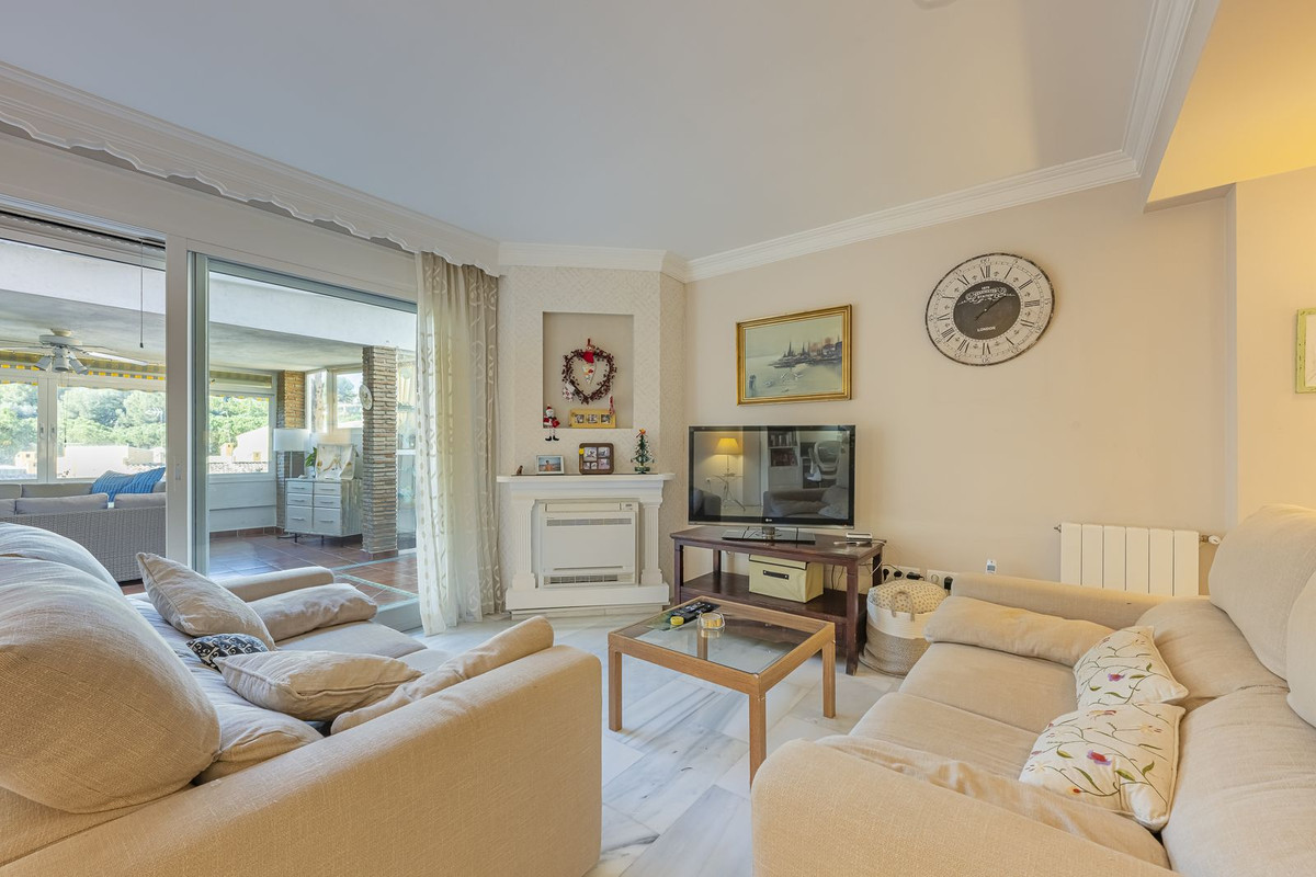 Adosados de 3 dormitorios en venta en Marbella – R4942186