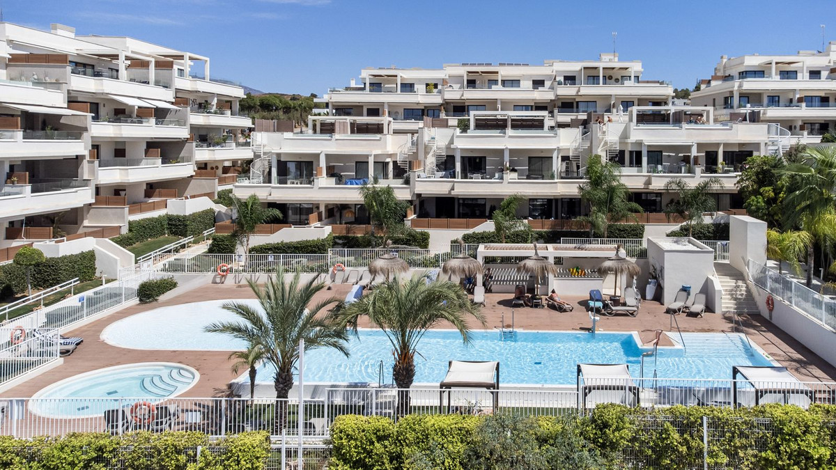 3 bedroom Apartments for sale in La Cala de Mijas – R5152669