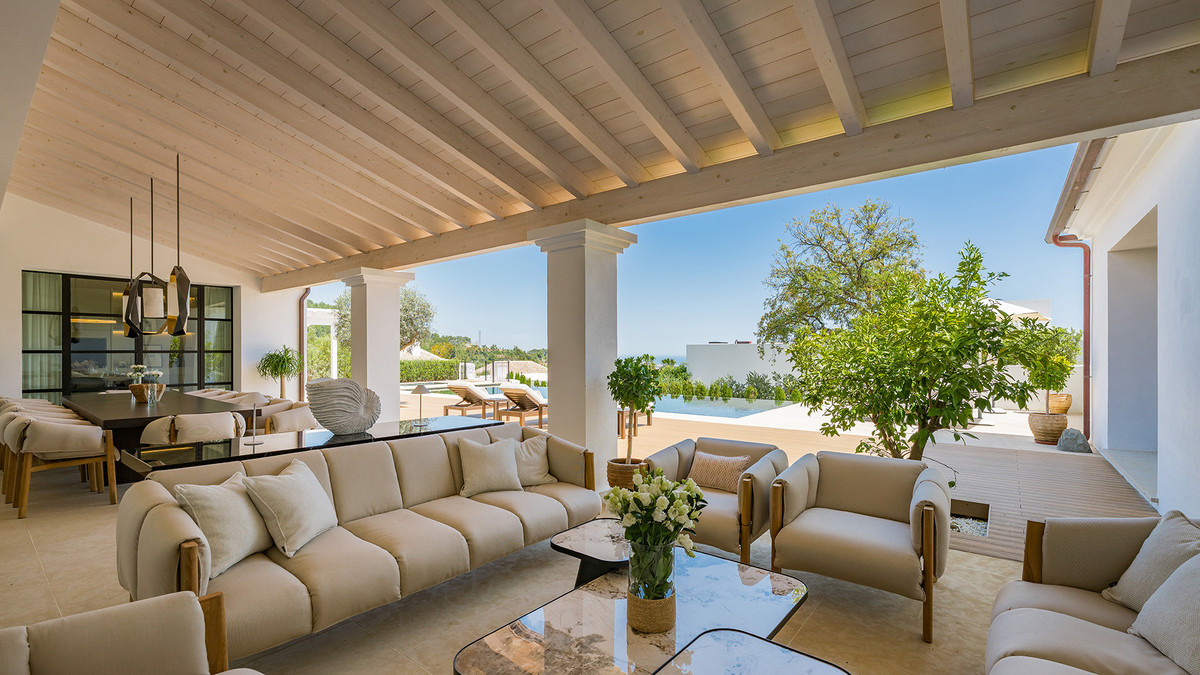 Villas de 6 dormitorios en venta en Milla de Oro – R5156455