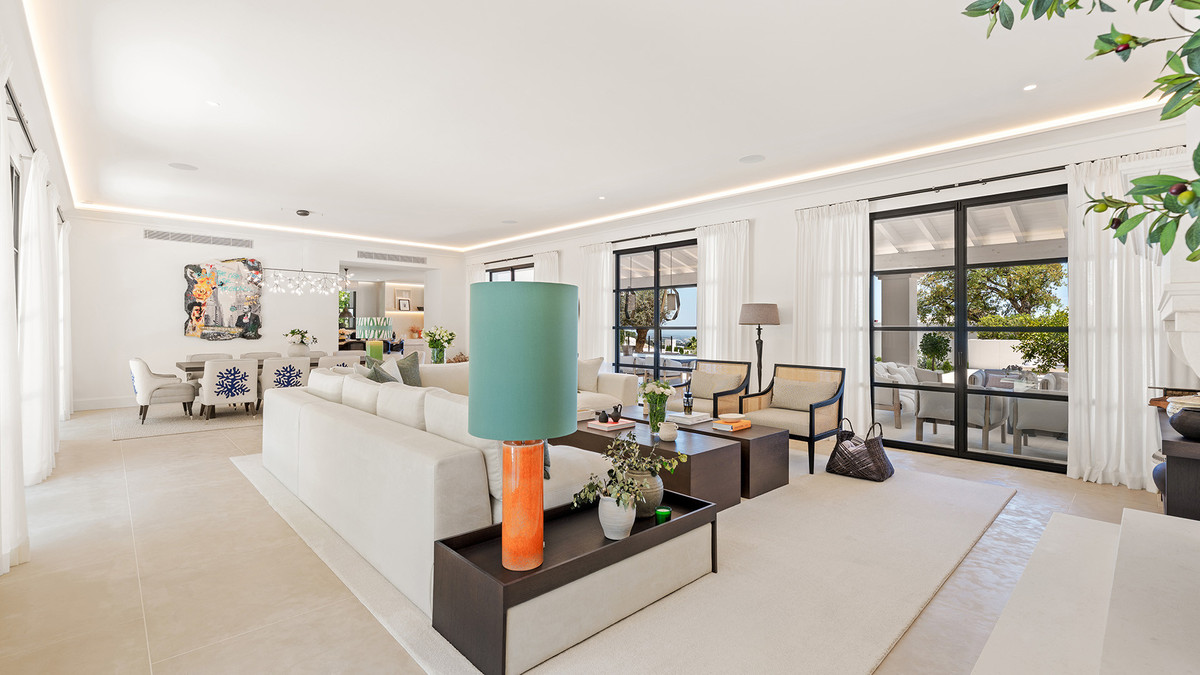 Villas de 6 dormitorios en venta en Milla de Oro – R5156455