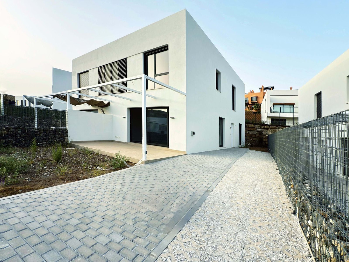 4 bedroom Townhouses for sale in Riviera del Sol – R5156278