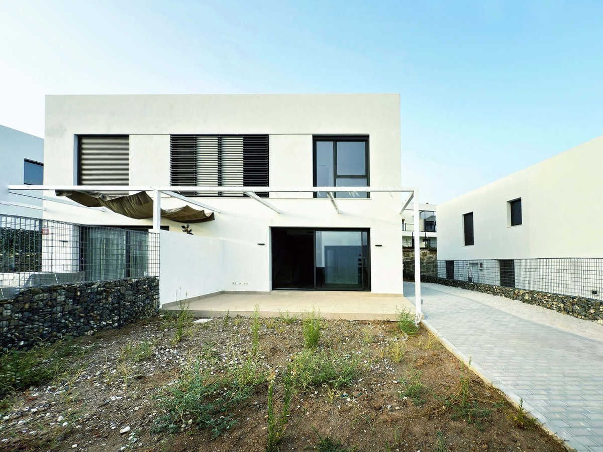 4 bedroom Townhouses for sale in Riviera del Sol – R5156278