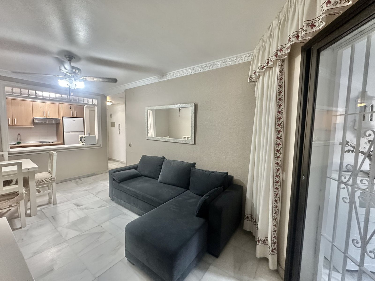 1 bedroom Apartments for sale in Marbella – R5147125