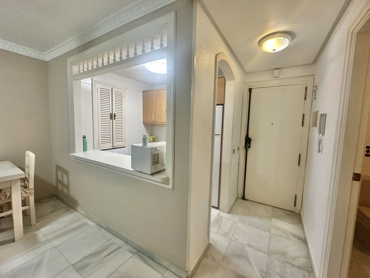 1 bedroom Apartments for sale in Marbella – R5147125