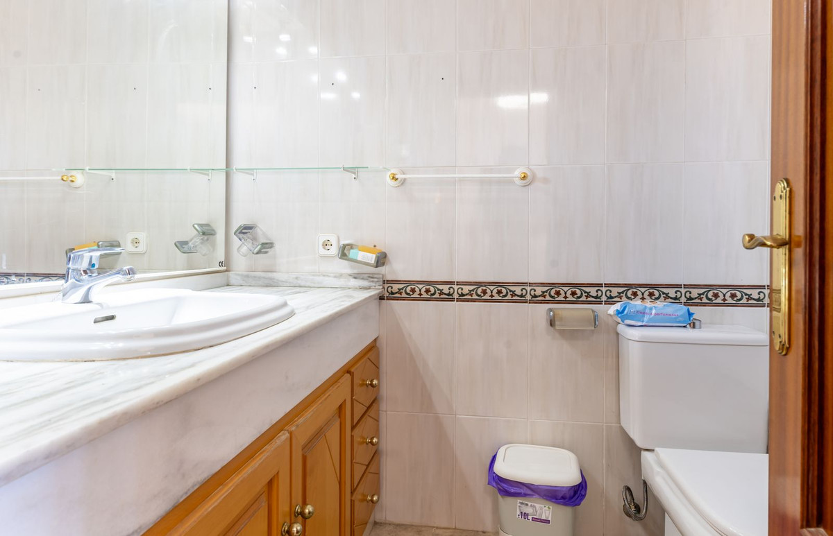 Adosados de 4 dormitorios en venta en Marbella – R5162419