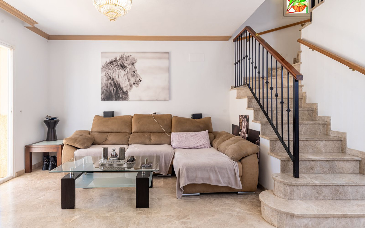 Adosados de 4 dormitorios en venta en Marbella – R5162419