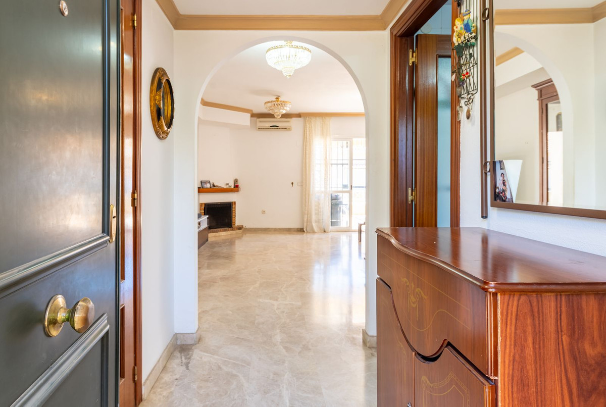Adosados de 4 dormitorios en venta en Marbella – R5162419