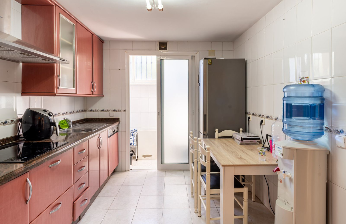 Adosados de 4 dormitorios en venta en Marbella – R5162419