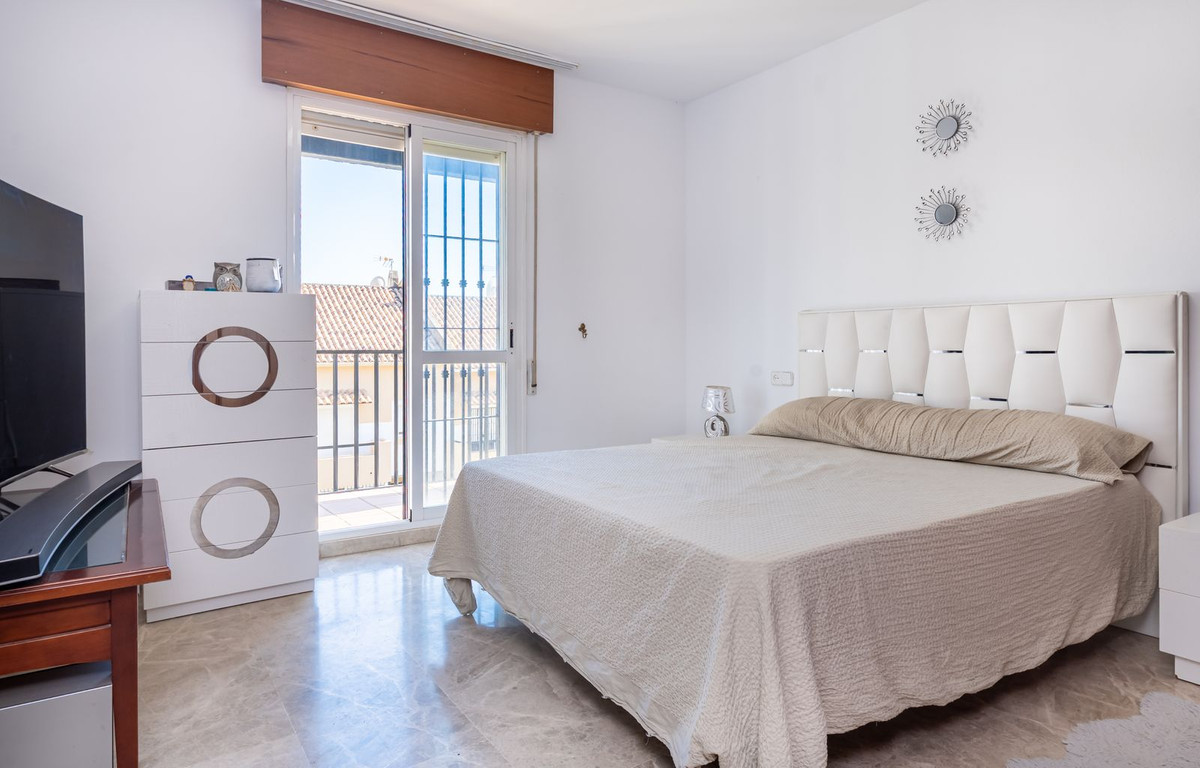 Adosados de 4 dormitorios en venta en Marbella – R5162419