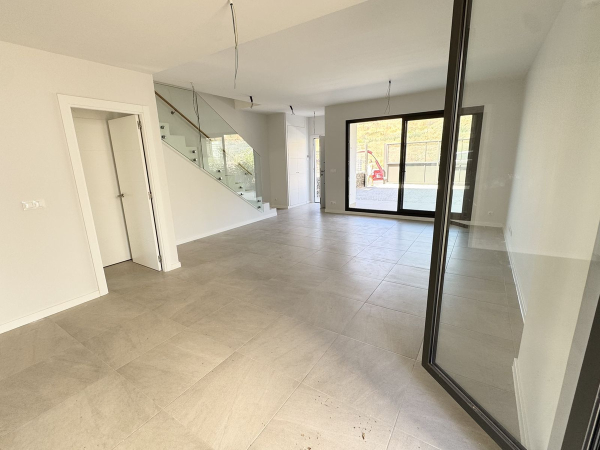 3 bedroom Semi-detached for sale in Riviera del Sol – R5147359