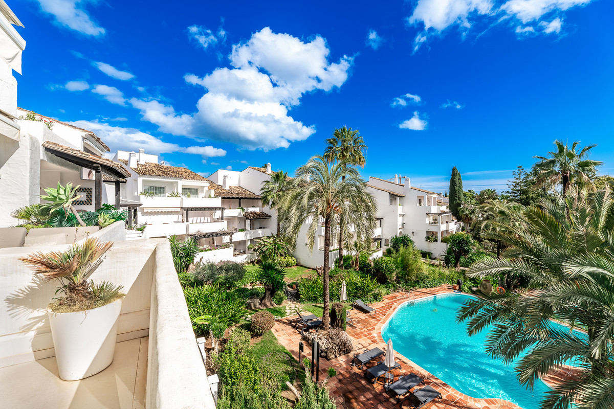 Apartamentos de 3 dormitorios en venta en Milla de Oro – R5153197