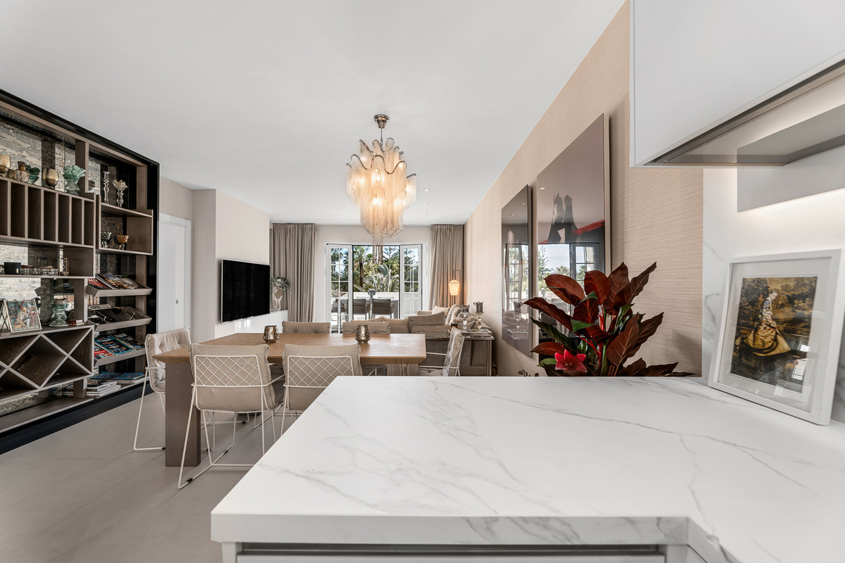 Apartamentos de 3 dormitorios en venta en Milla de Oro – R5153197