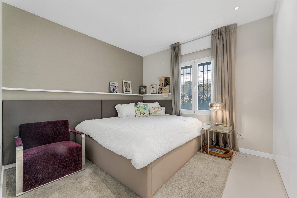 Apartamentos de 3 dormitorios en venta en Milla de Oro – R5153197