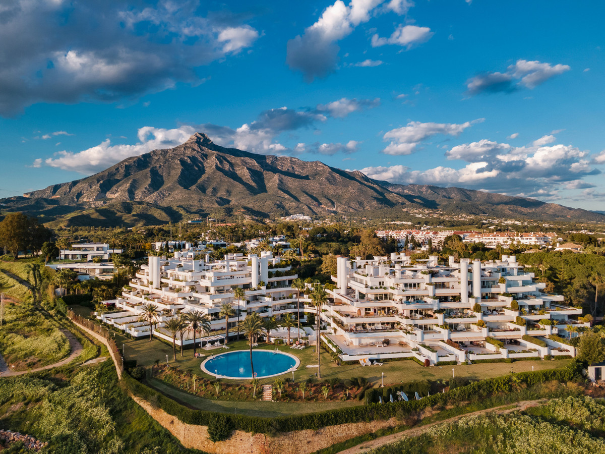 Apartamentos de 3 dormitorios en venta en Milla de Oro – R5161483