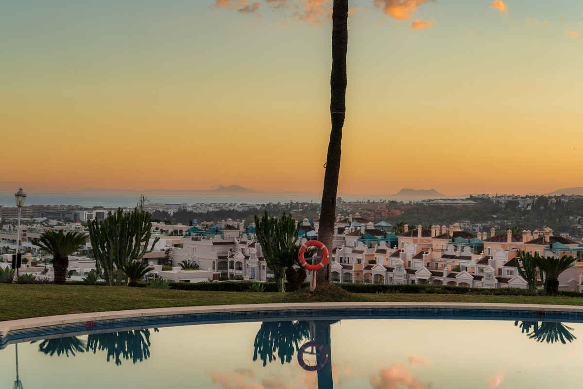 Apartamentos de 3 dormitorios en venta en Milla de Oro – R5161483