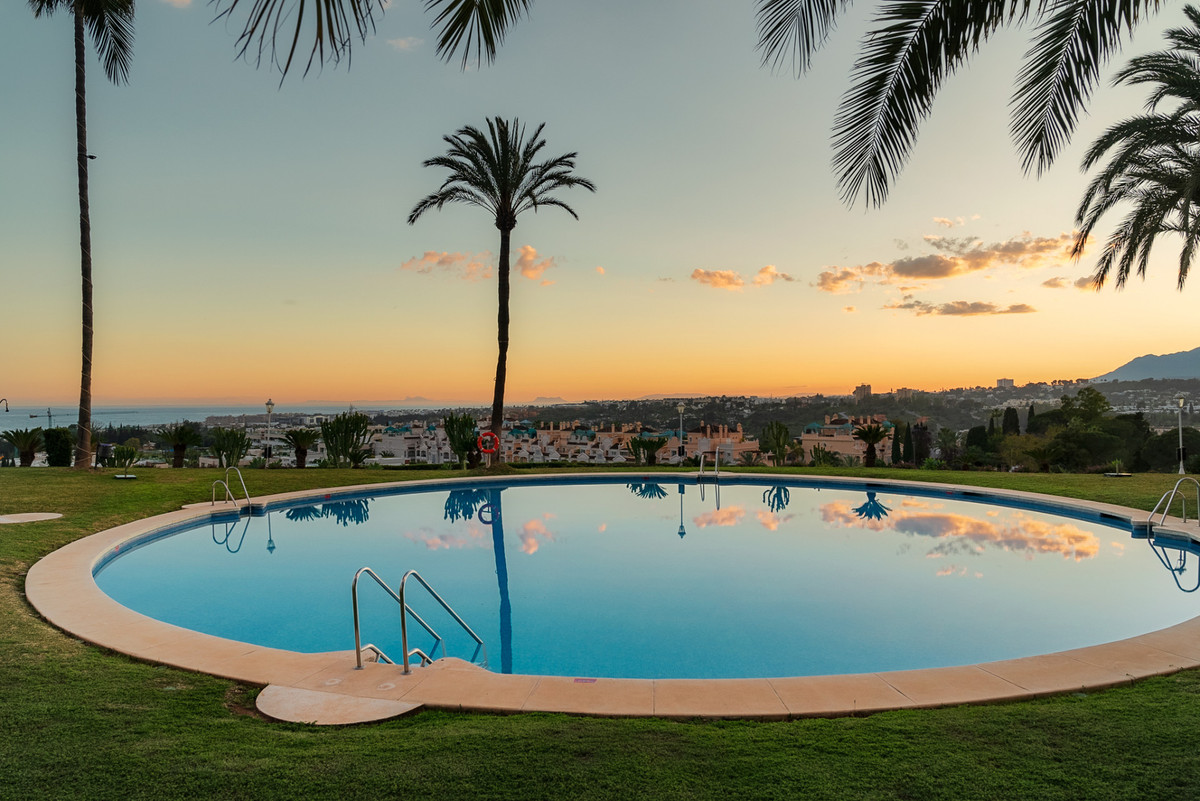 Apartamentos de 3 dormitorios en venta en Milla de Oro – R5161483
