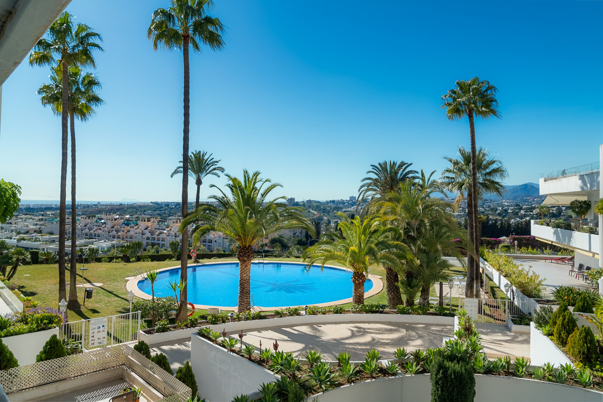 Apartamentos de 3 dormitorios en venta en Milla de Oro – R5161483