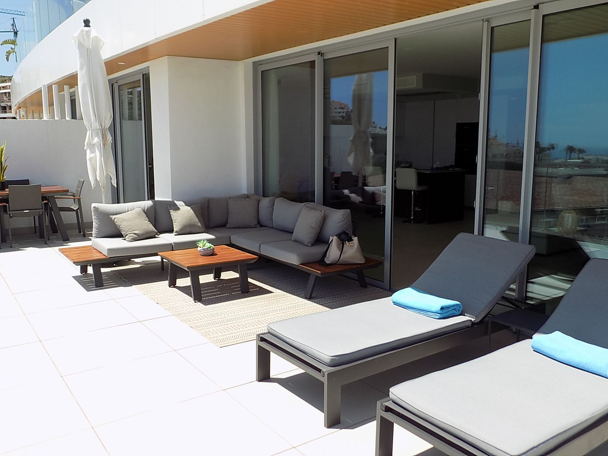 3 bedroom Apartments for sale in La Cala de Mijas – R5151736