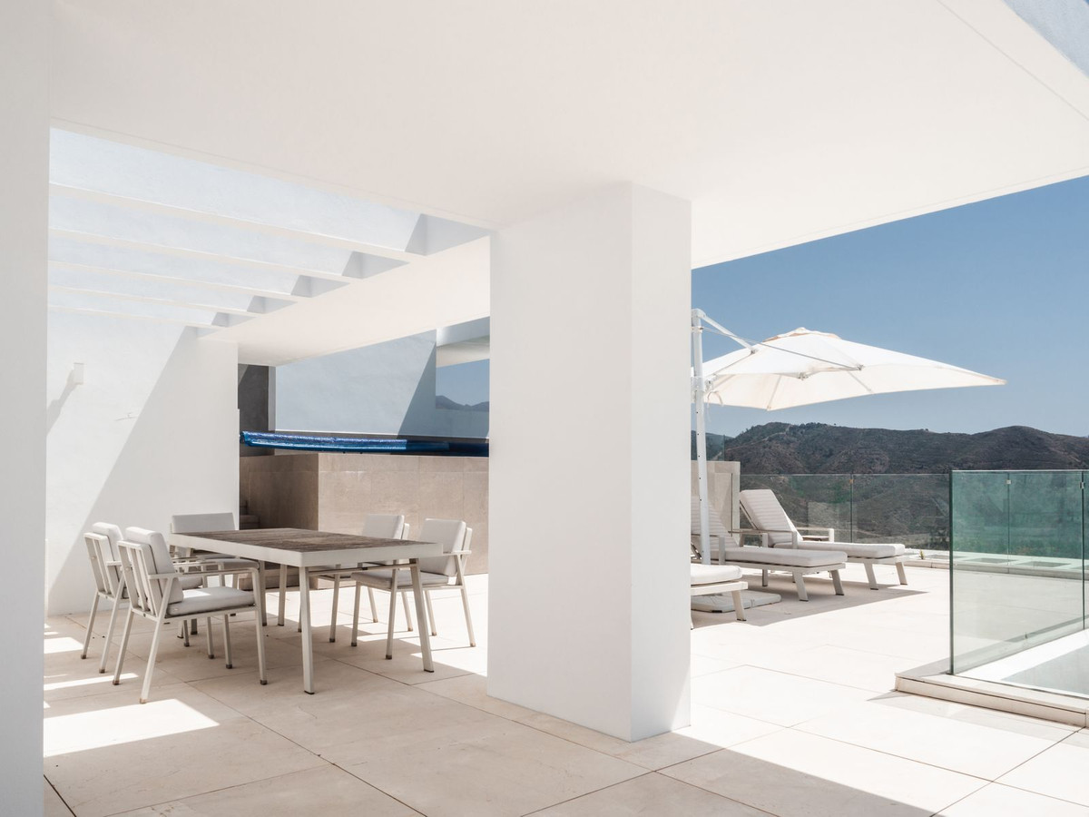 3 bedroom Apartments for sale in Marbella – R5133352