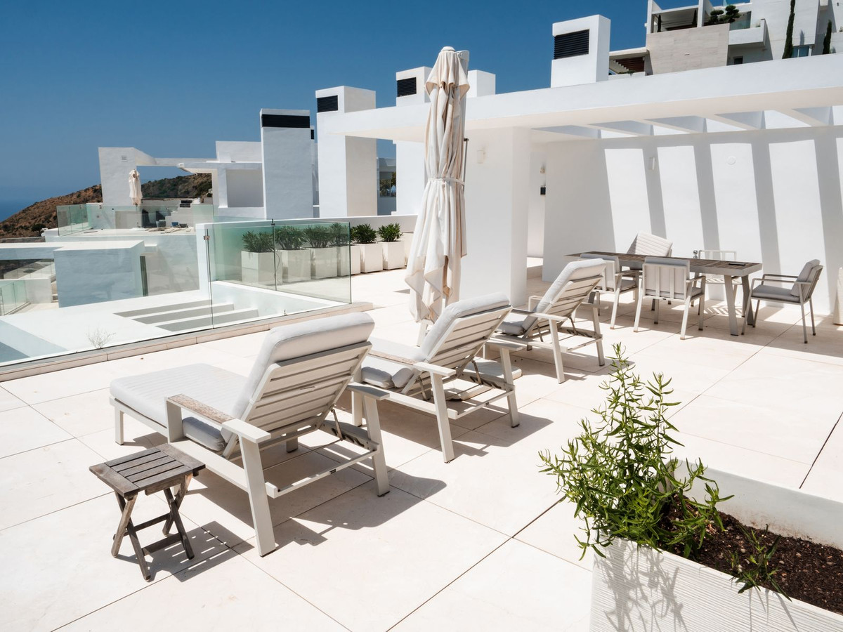 3 bedroom Apartments for sale in Marbella – R5133352