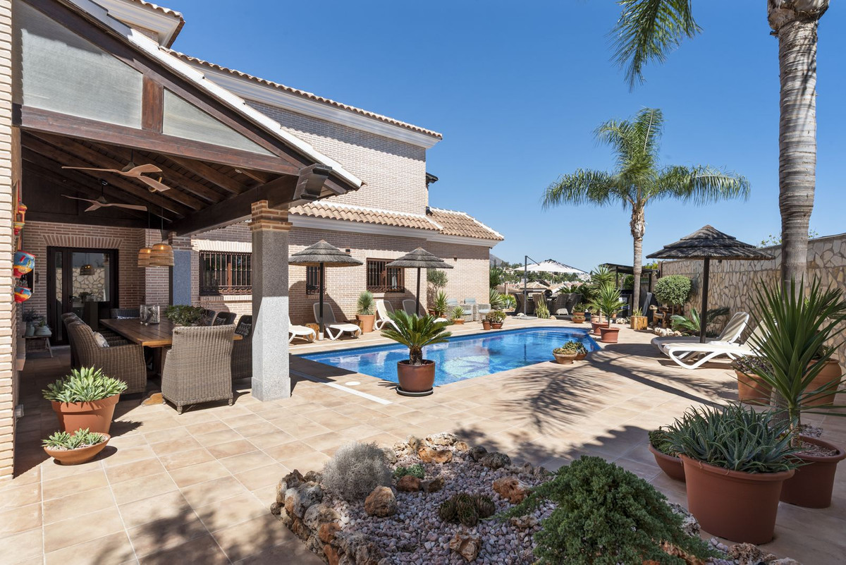 5 bedroom Villas for sale in Mijas – R5166436