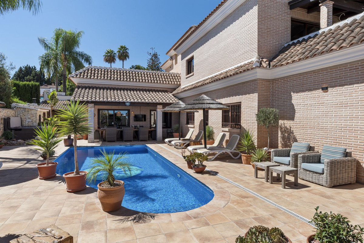 5 bedroom Villas for sale in Mijas – R5166436
