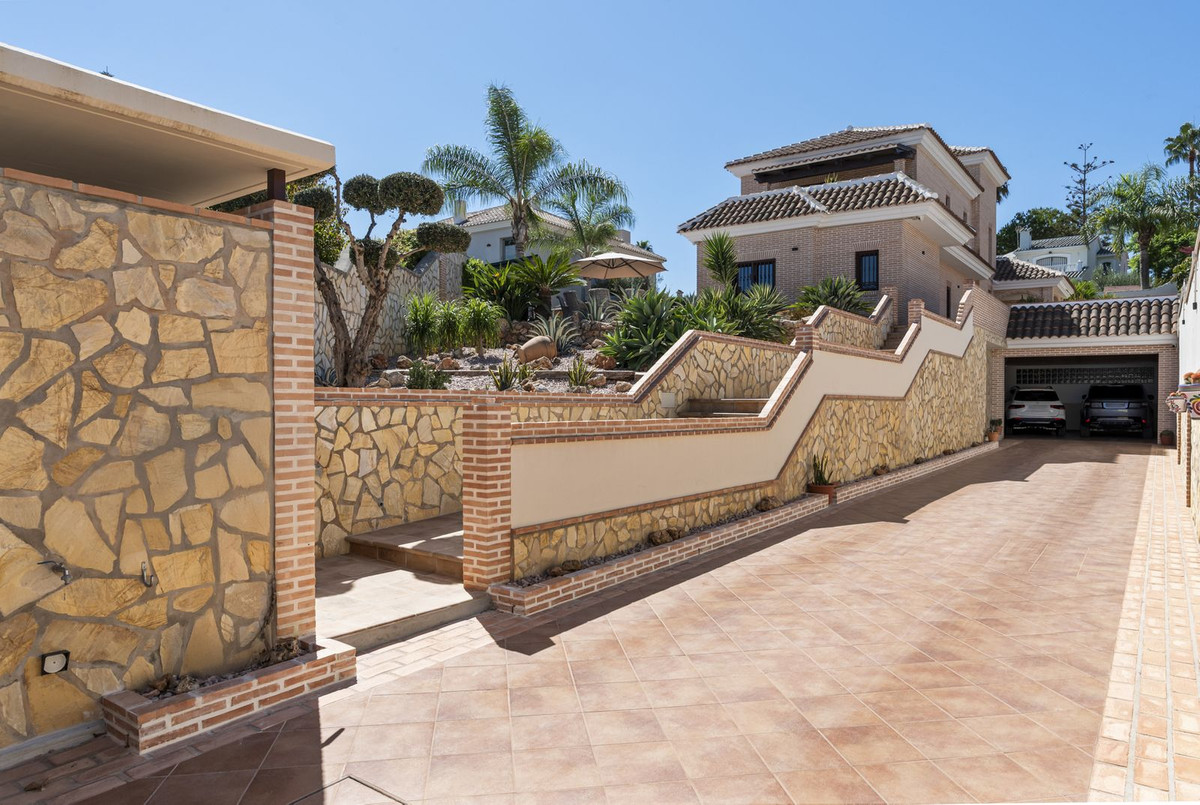 5 bedroom Villas for sale in Mijas – R5166436