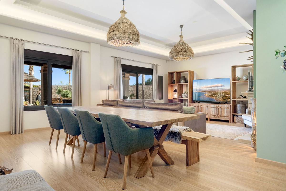 5 bedroom Villas for sale in Mijas – R5166436