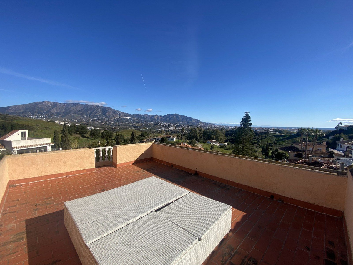 6 bedroom Villas for sale in Mijas – R4954087