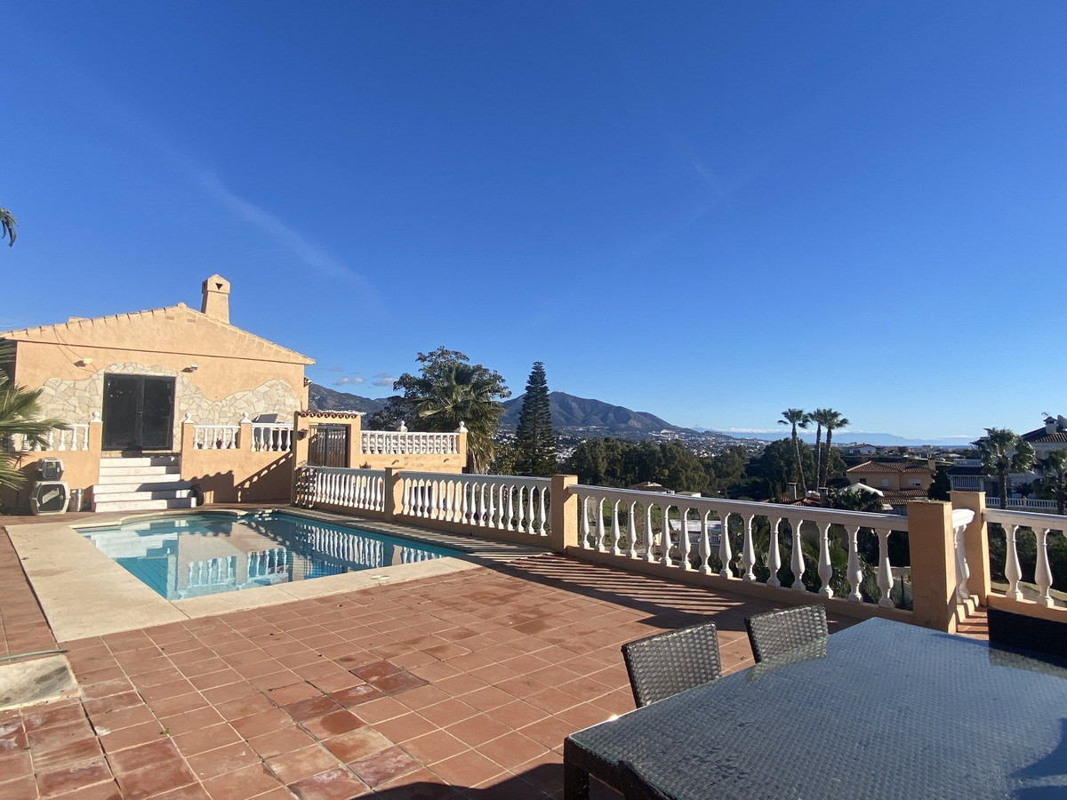 6 bedroom Villas for sale in Mijas – R4954087