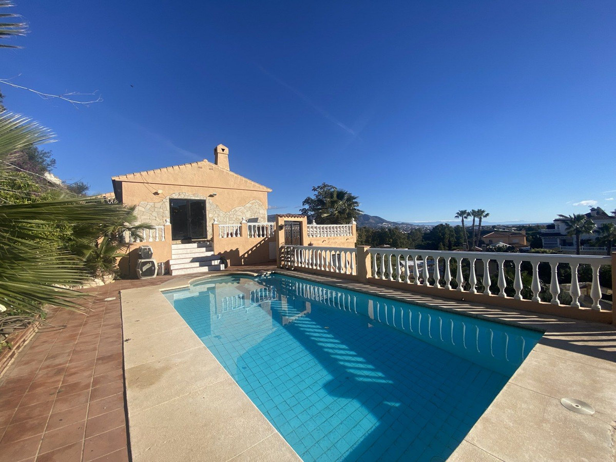 6 bedroom Villas for sale in Mijas – R4954087