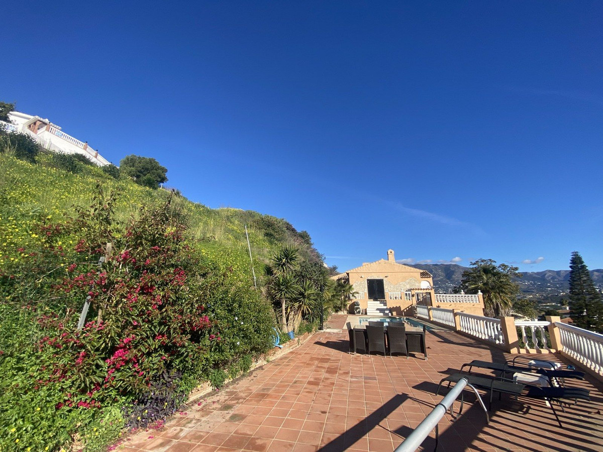 6 bedroom Villas for sale in Mijas – R4954087