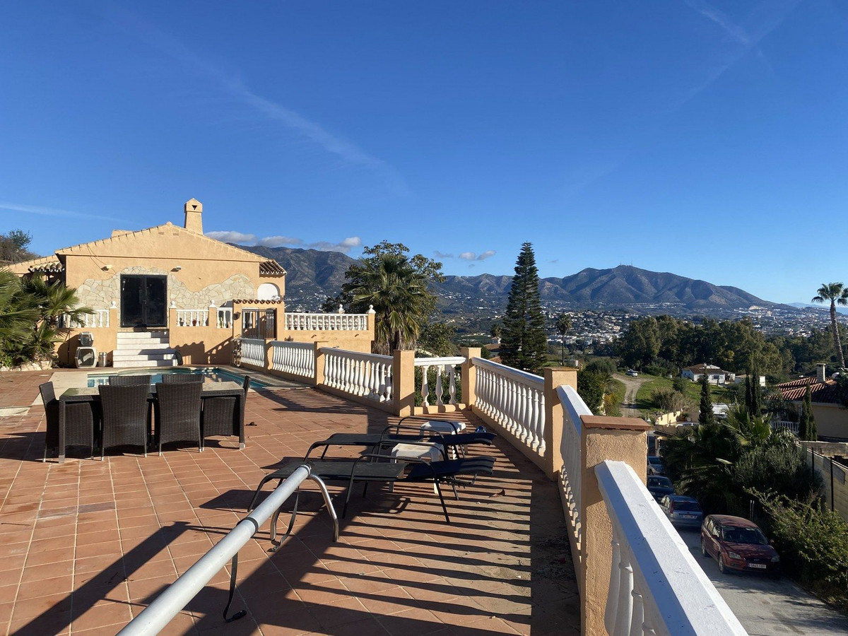 6 bedroom Villas for sale in Mijas – R4954087
