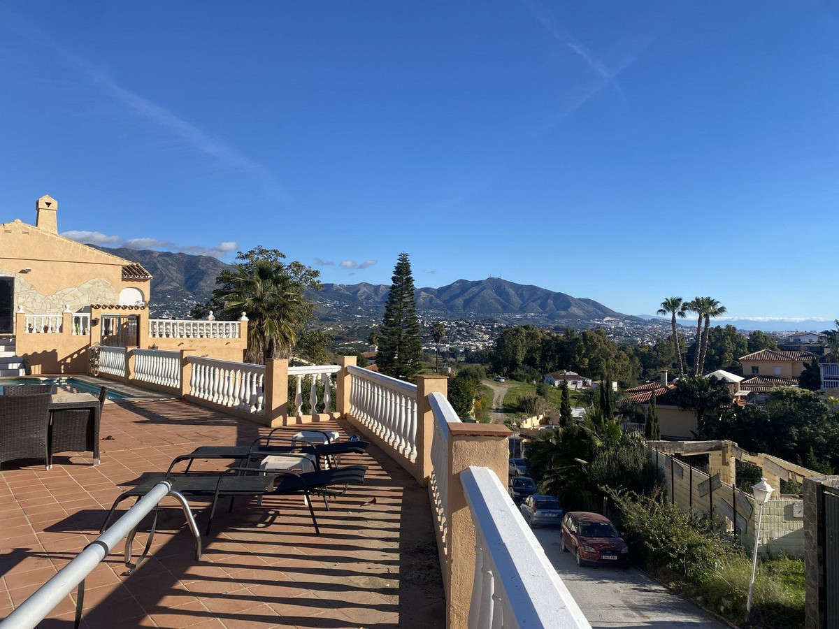 6 bedroom Villas for sale in Mijas – R4954087