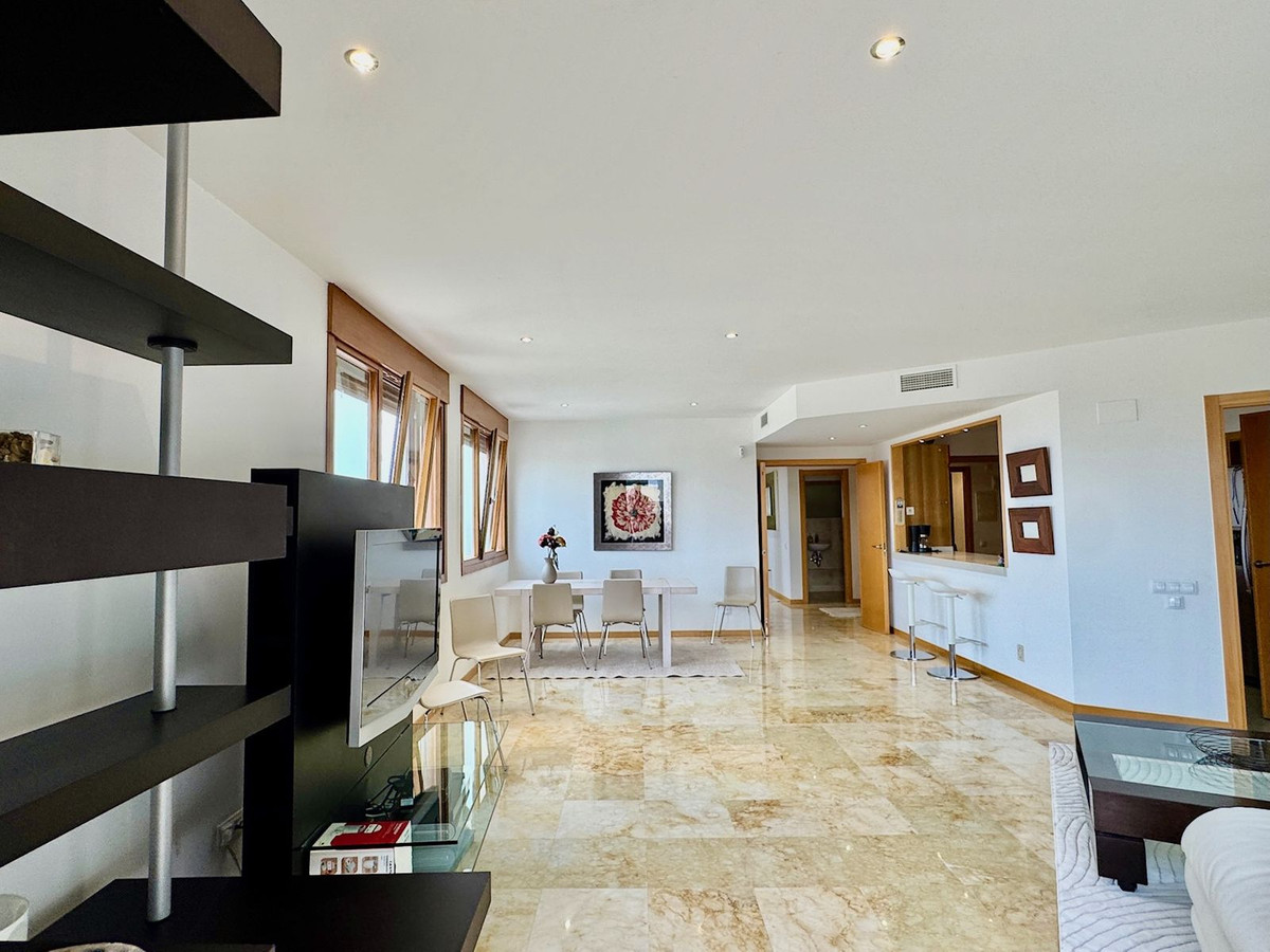 3 bedroom Penthouses for sale in Marbella – R5164108