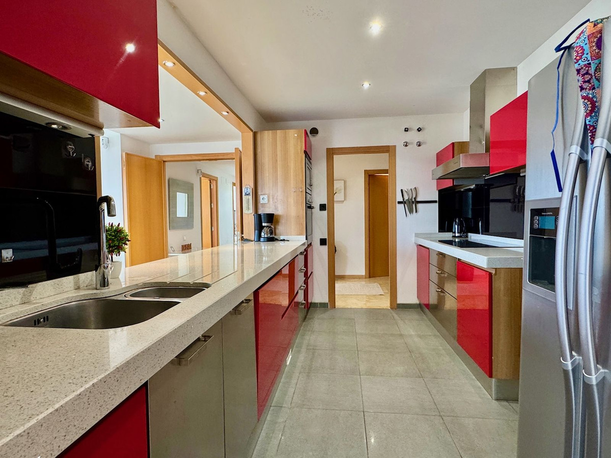 3 bedroom Penthouses for sale in Marbella – R5164108
